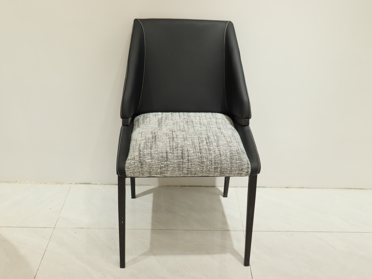 东墅一品客厅家具 现代风格超纤皮加布碳钢腿黑色高级感餐椅3030011