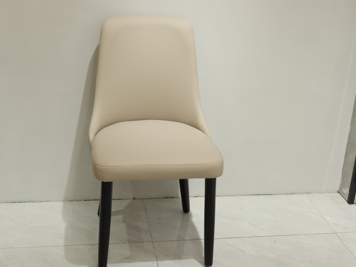东墅一品客厅家具 现代风格超纤皮+实木腿餐椅3030017